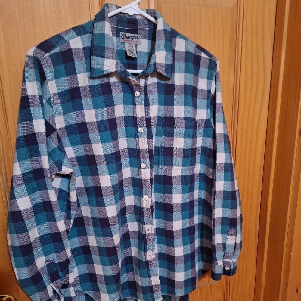 Women's flannel shirt